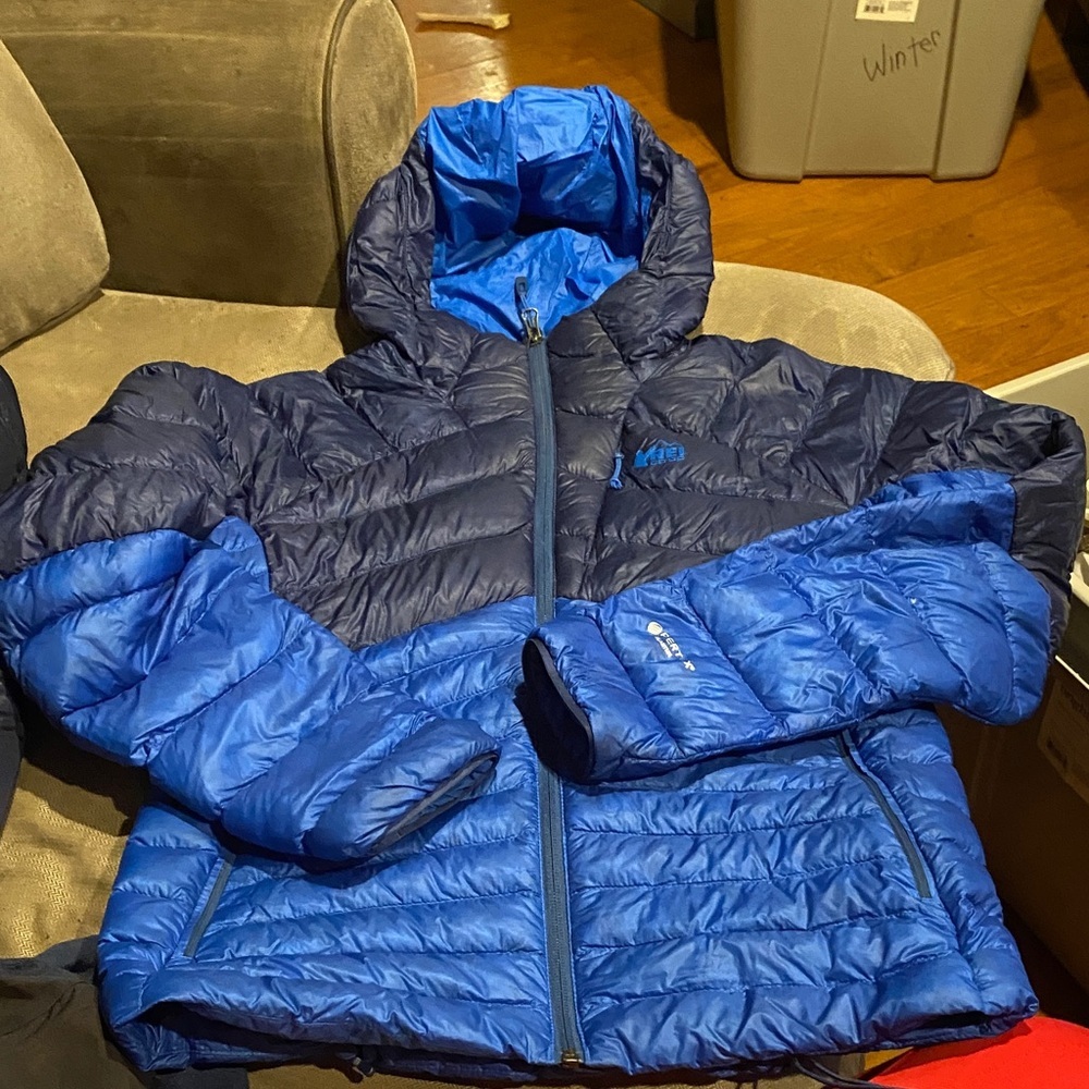 REI Black Insulated Puffer Jacket with Blue Logo and Drawcord